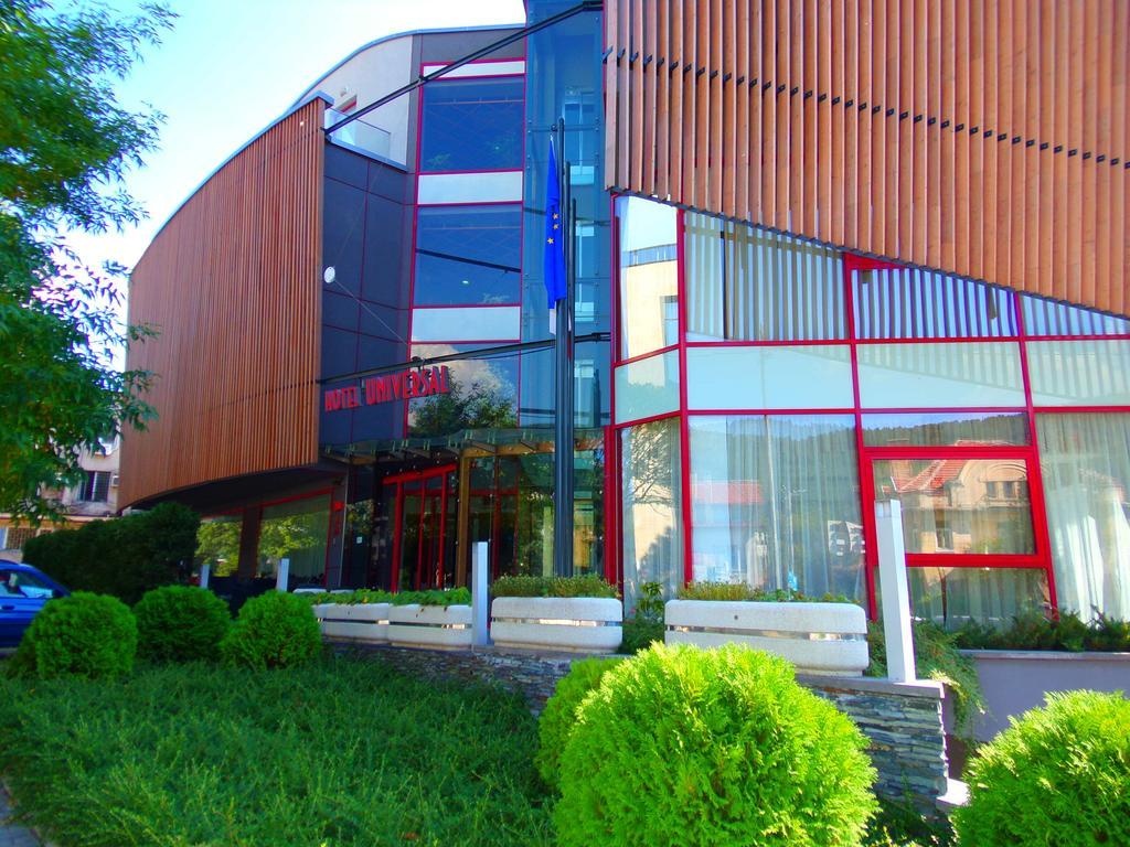 Universal Hotel Dupnitsa Exterior foto
